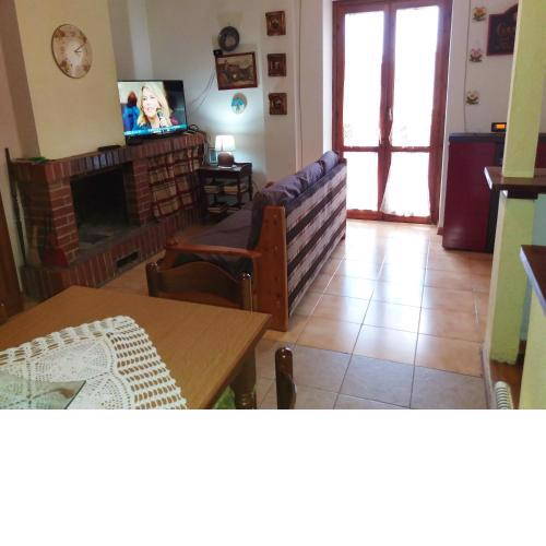 2 bedrooms appartement with furnished terrace and wifi at Camigliatello Silano 2 km away from the slopes