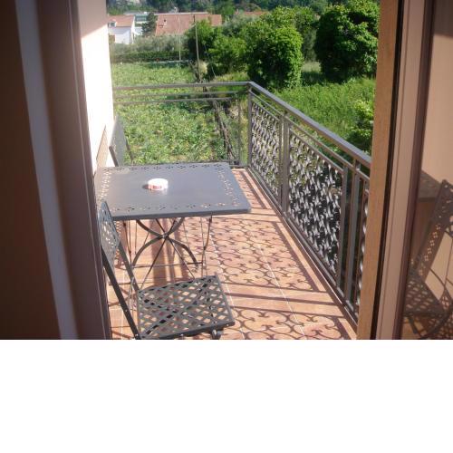 2 bedrooms appartement with furnished terrace and wifi at Villanova d'Albenga 7 km away from the beach