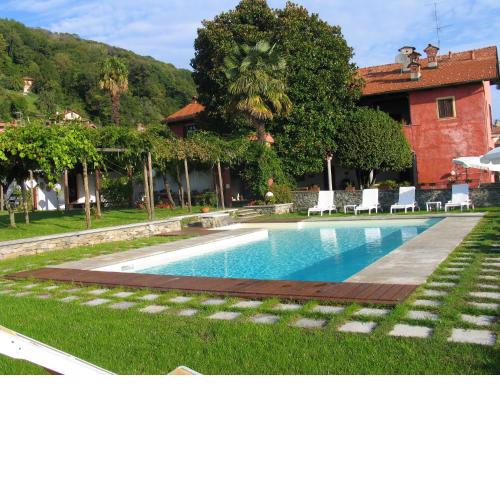 2 bedrooms appartement with lake view shared pool and enclosed garden at Massino Visconti 3 km away from the beach