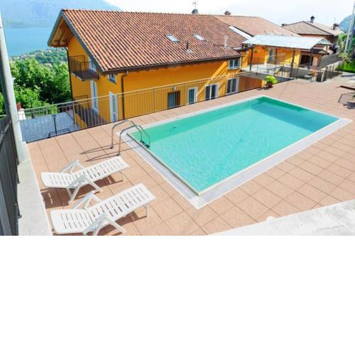 2 bedrooms appartement with lake view shared pool and furnished balcony at Vercana 2 km away from the beach