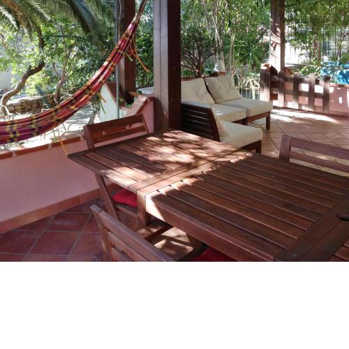 2 bedrooms appartement with sea view and enclosed garden at Malamuri 3 km away from the beach