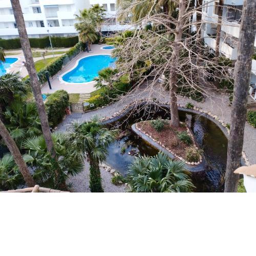 2 bedrooms appartement with shared pool enclosed garden and wifi at Roses 2 km away from the beach