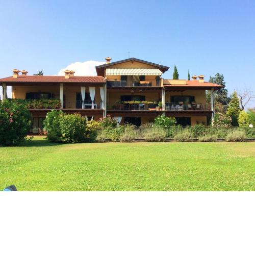 2 bedrooms appartement with shared pool furnished terrace and wifi at Padenghe Sul Garda