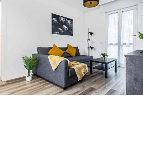 2 Bedrooms Apt with Terrace - NoLo area