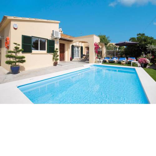 2 bedrooms chalet at Alcudia 700 m away from the beach with lake view private pool and enclosed garden