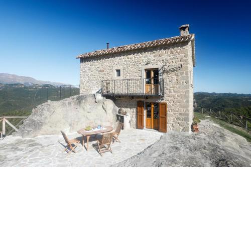 2 bedrooms chalet with jacuzzi and furnished garden at Meschia