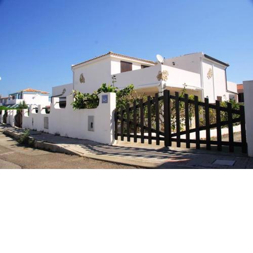 2 bedrooms house at Calasetta 400 m away from the beach with enclosed garden