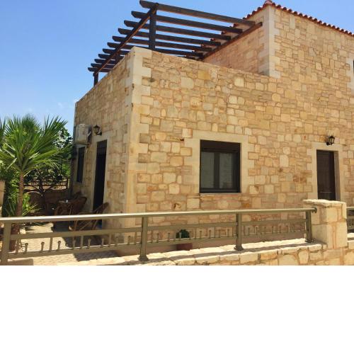 2 bedrooms house at Chersonissos 500 m away from the beach with furnished terrace and wifi