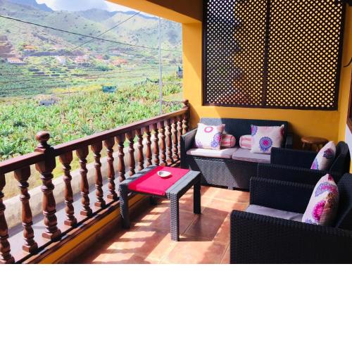 2 bedrooms house at Hermigua 600 m away from the beach with sea view furnished balcony and wifi