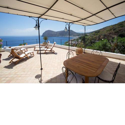 2 bedrooms house at Lipari 300 m away from the beach with sea view furnished terrace and wifi