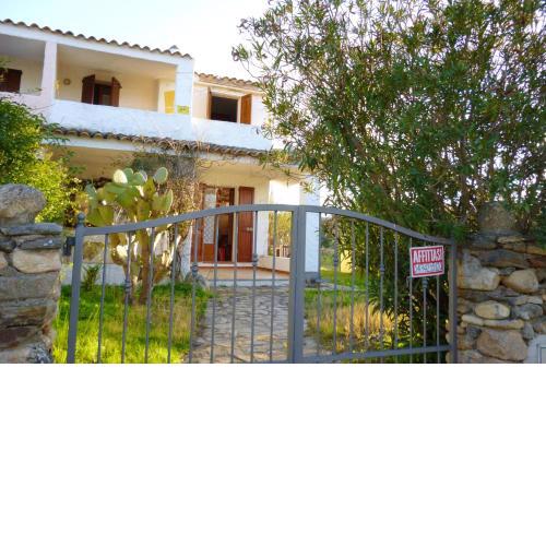 2 bedrooms house at San Teodoro 800 m away from the beach with sea view and enclosed garden