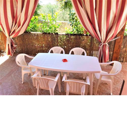 2 bedrooms house at Torre San Giovanni 700 m away from the beach with enclosed garden and wifi