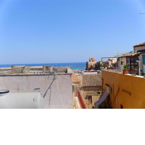 2 bedrooms house with city view balcony and wifi at Castellammare del Golfo 2 km away from the beach