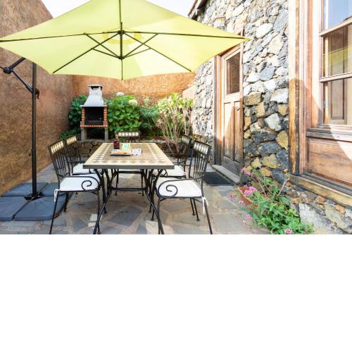 2 bedrooms house with enclosed garden and wifi at Taibique