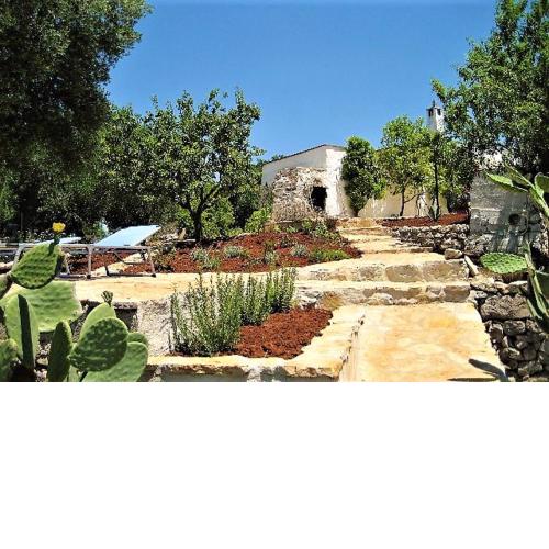 2 bedrooms house with furnished garden at Ostuni