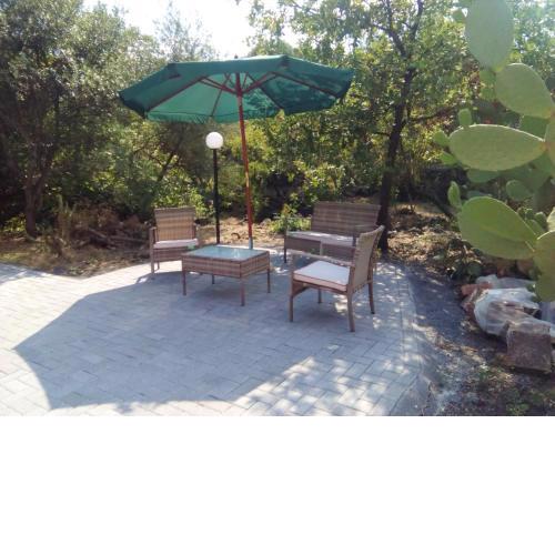2 bedrooms house with furnished terrace and wifi at Pedara