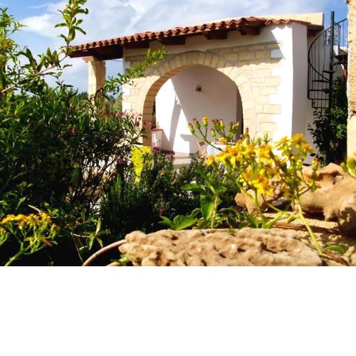 2 bedrooms house with garden and wifi at Balestrate 1 km away from the beach