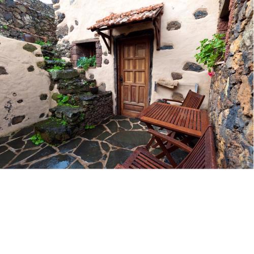 2 bedrooms house with garden at Isora 5 km away from the beach