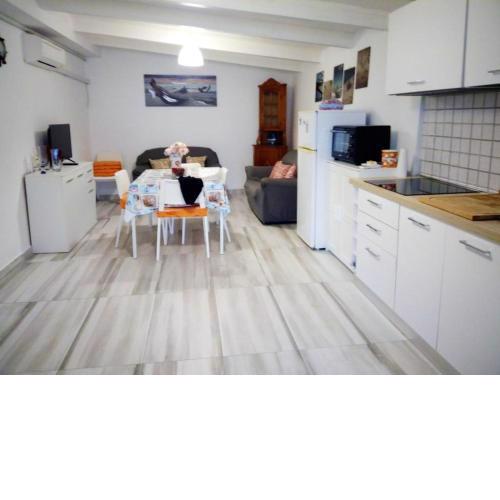 2 bedrooms house with sea view and furnished garden at Vasto 1 km away from the beach