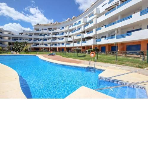 2 bedrooms sea and pool view apt in Duquesa Golf & Gardens Manilva
