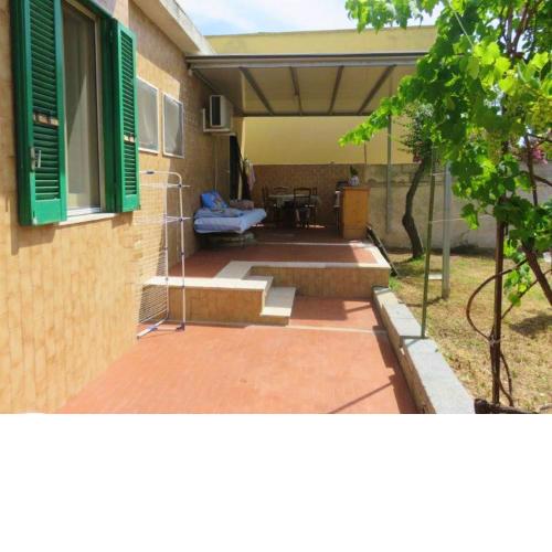 2 bedrooms villa at Spiaggiabella 50 m away from the beach with sea view and enclosed garden