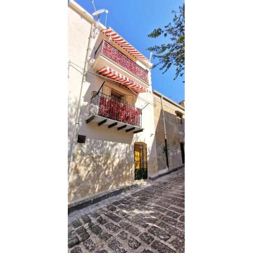 2 bedrooms villa with terrace and wifi at Acquaviva Platani