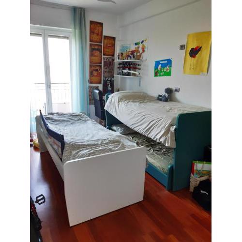2 beds room and private bathroom
