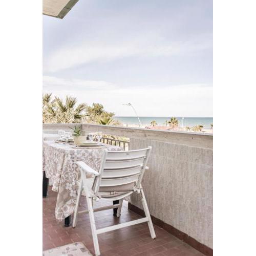 (2 camere ) appartamento Fronte Mare