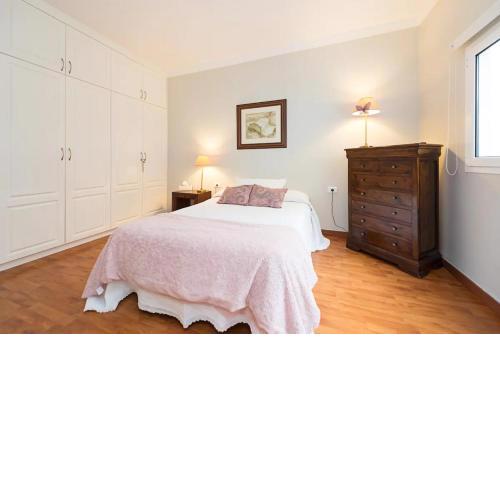 2 Double Bedroom Apartment 150 meters from beach.