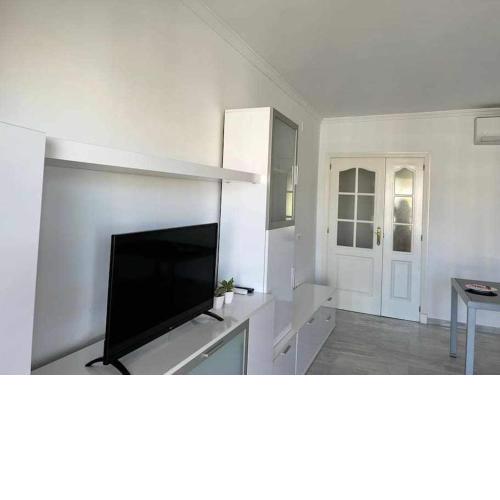2 rooms con garaje frente Puerto Estepona
