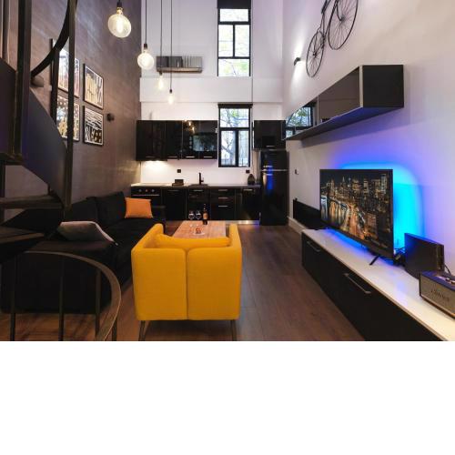 200 Mb fibre remote workers' Dreamhouse