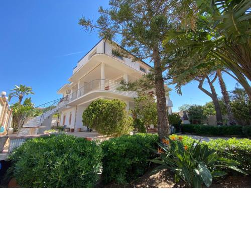 200m dal Mare - Comodo appartamento con Patio e Barbecue