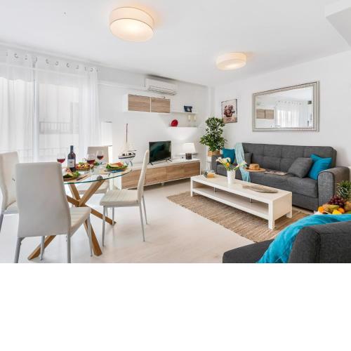 205 Los Cristianos by the beach, center, wifi AC