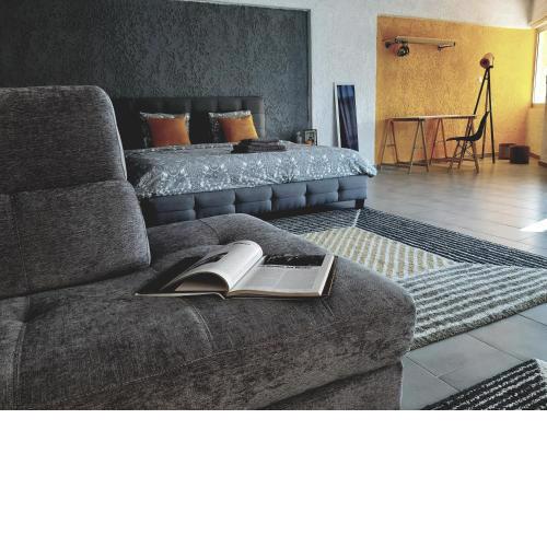 21 Suites Deluxe Stay Near The Airport