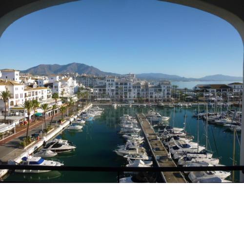 2105-Apt 2 bedrooms, on the beach, port view, pool
