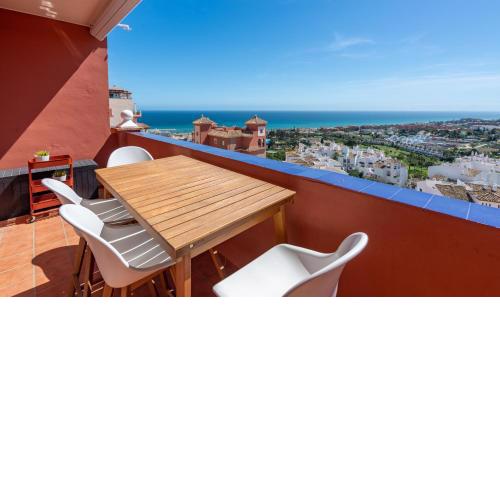 2173-Superb apt with amazing seaview