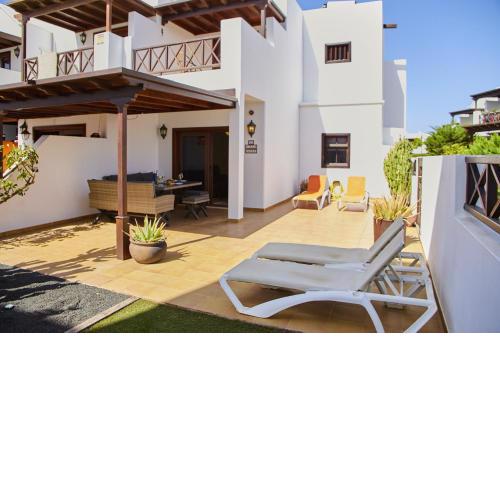 225 - Villa Doyle by Villas Now Ltd