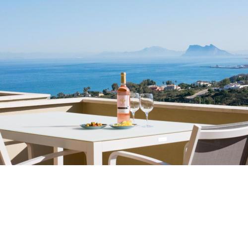 2285 Superb 3 bedrooms and seaview-Rock Bay I