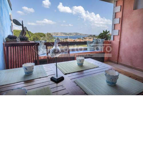23 BAIA FARO - Trilocale mansardato con ampia terrazza vista mare