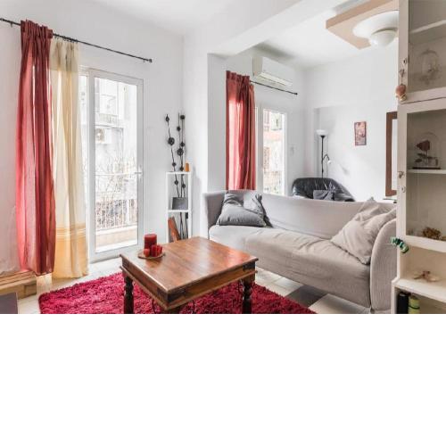 2BD- Perfect Location with square view