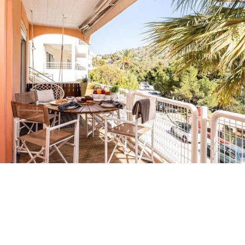 2BD Sunny Condo close 2the beach