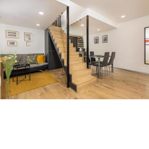 2BR Gallery with Netflix/Nespresso