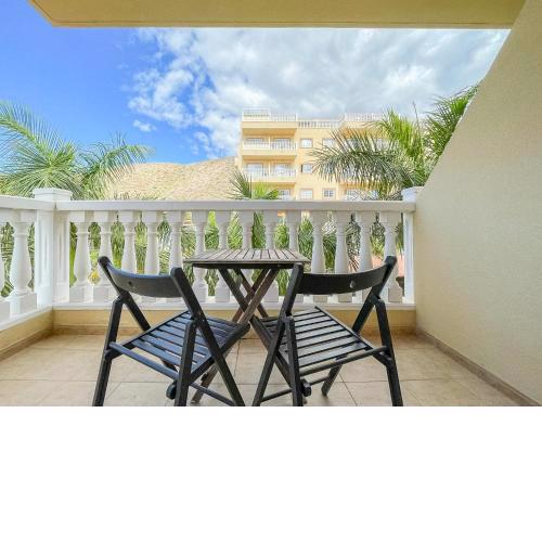 2BR House with Balcony - Pool - Parking