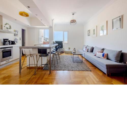 3 bdr Apt Incredible Acropolis View