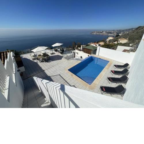 3 bed villa with stunning views and private pool