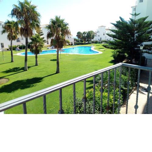 3 bedroom apartment with pool & parking, close to sea and golf