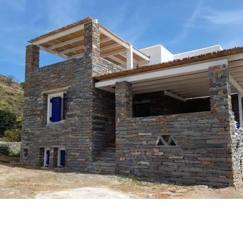 3 bedroom home near the marina of Vourkari, on the island of Kea