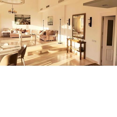 3 bedroom Penthouse in Sotogrande Puerto Deportivo