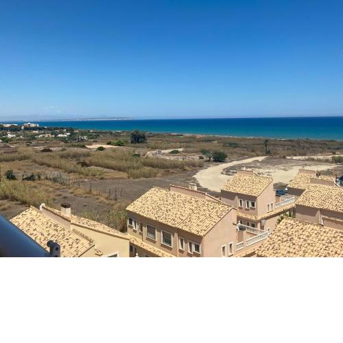 3 bedroom penthouse with amazing sea views/ pool