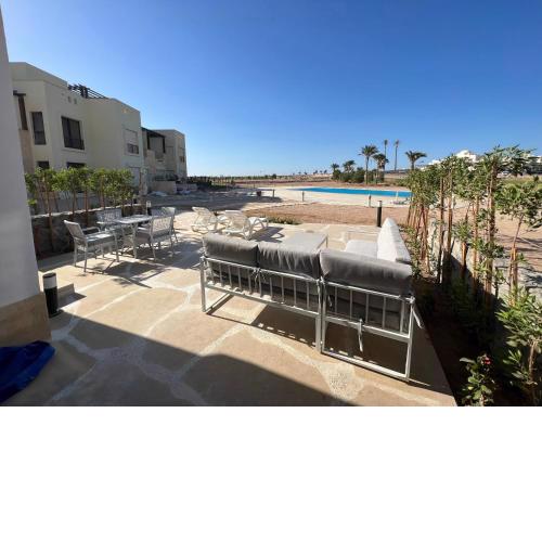 3 bedroom townhouse with pool and lagoon view in Cyan El Gouna